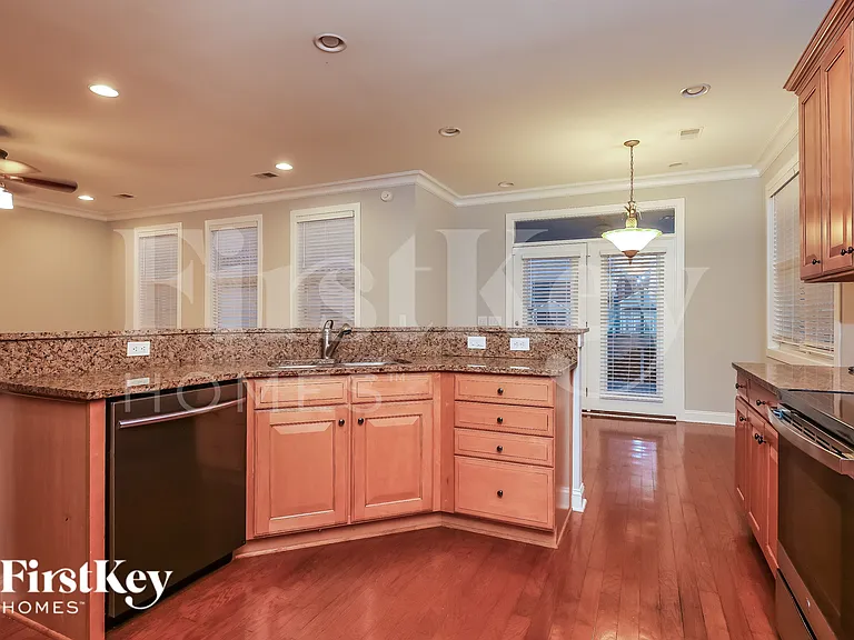 1081 Moss Grove Dr — Photo 8