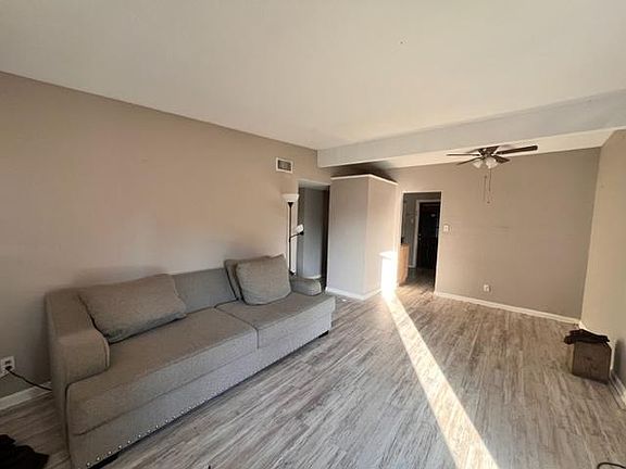 2nd image of 3909 Marion St