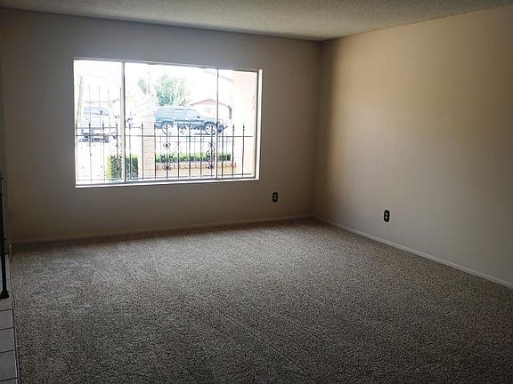 3rd image of 4924 W Saguaro Dr