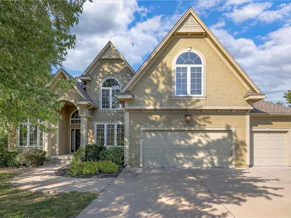 617 NE Twin Brook Ct, Lees Summit, MO 64086