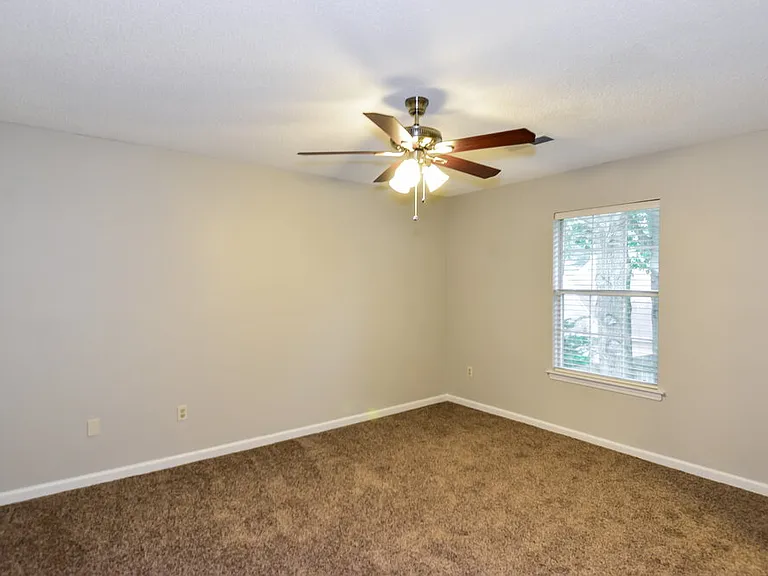 5885 Southridge Dr — Photo 11