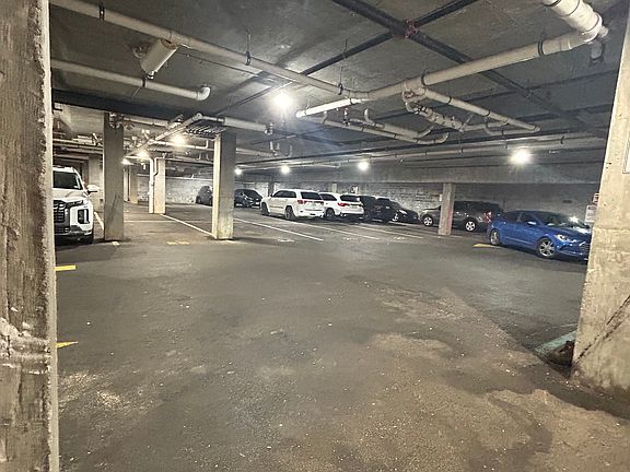 4th image of 358-360 Hamilton Ave #305