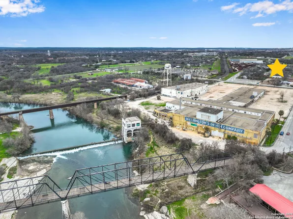 569 Wright, New Braunfels, TX 78130