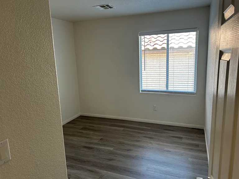 10296 Magnolia Tree Ave — Photo 17