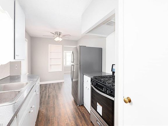 5th image of 6010 Vandalia Ave