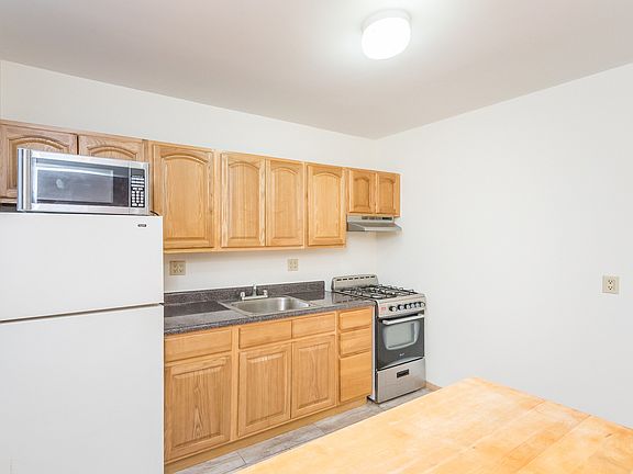 3rd image of 25-75 37th St #1R