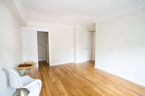 Rented by Stonehenge NYC LLC | media 9