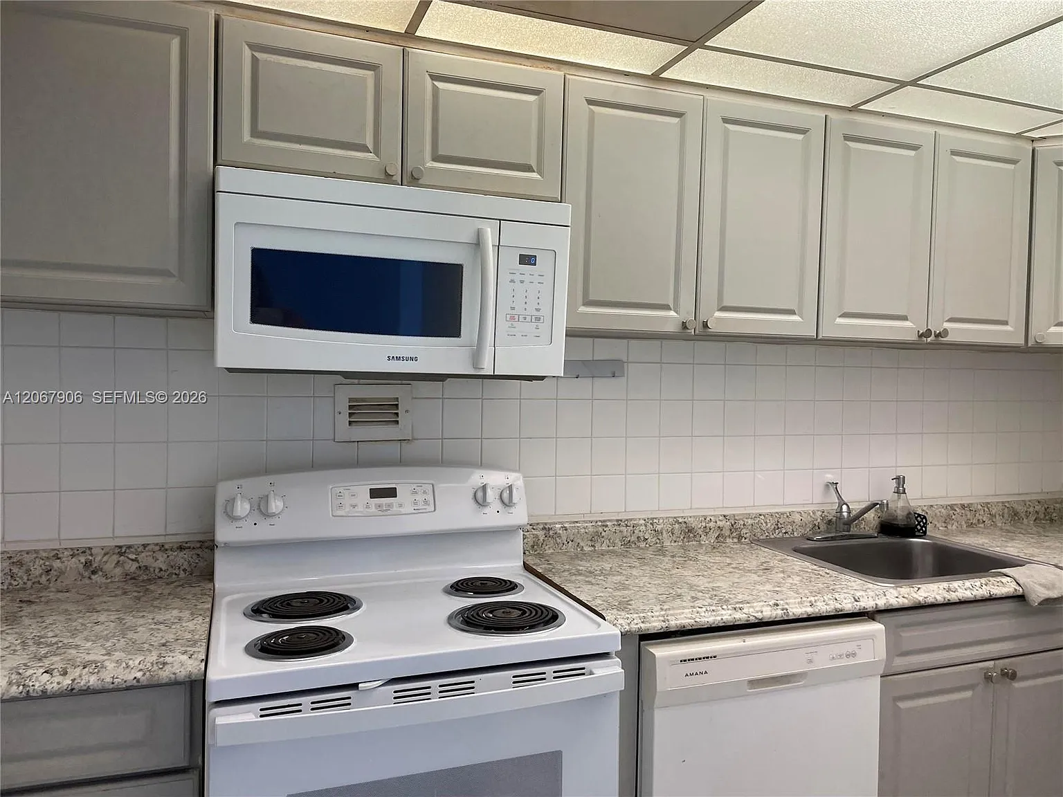 Mirador 1000 Condo — Photo 4