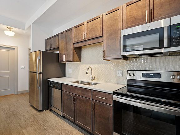 3rd image of 51 N High St Ste 507
