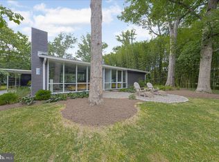 1948 Marthas Rd, Alexandria, VA 22307