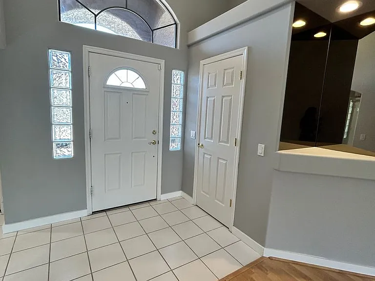 2413 Jacob Row — Photo 3