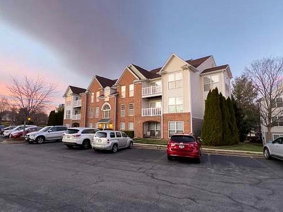 2nd image of 2506 Coach House Way APT 1D
