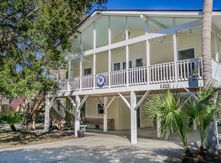 1121 Thistle St, Edisto Island, SC 29438