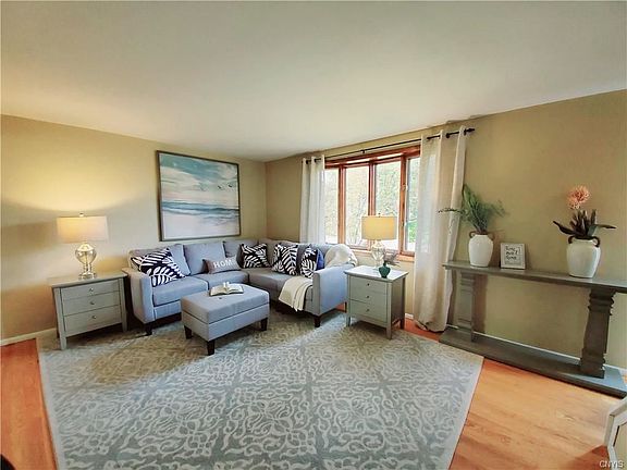 3rd image of 105 Carolyn Ave