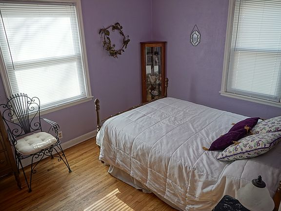 5th image of 220 Bircher Ave
