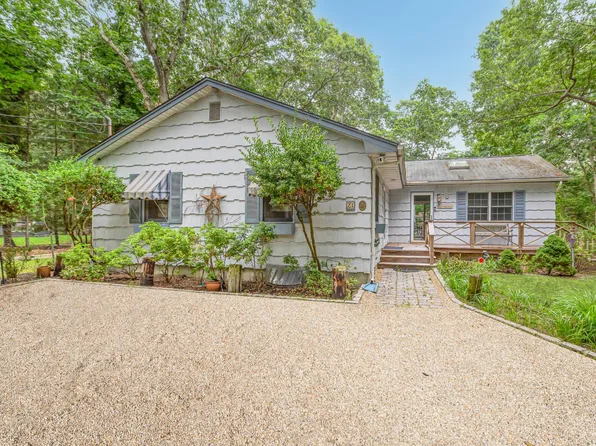 21 Tyrone Dr, East Hampton, NY 11937