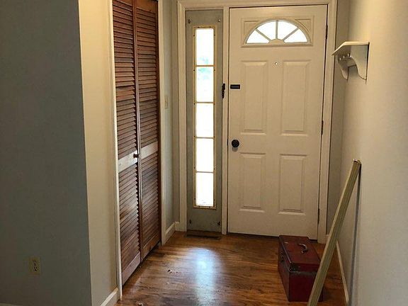 5th image of 285 Waverly Ave