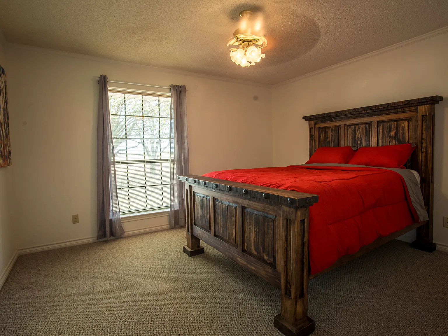 4 bed, 3090 sqft, $3,300 — Photo 3