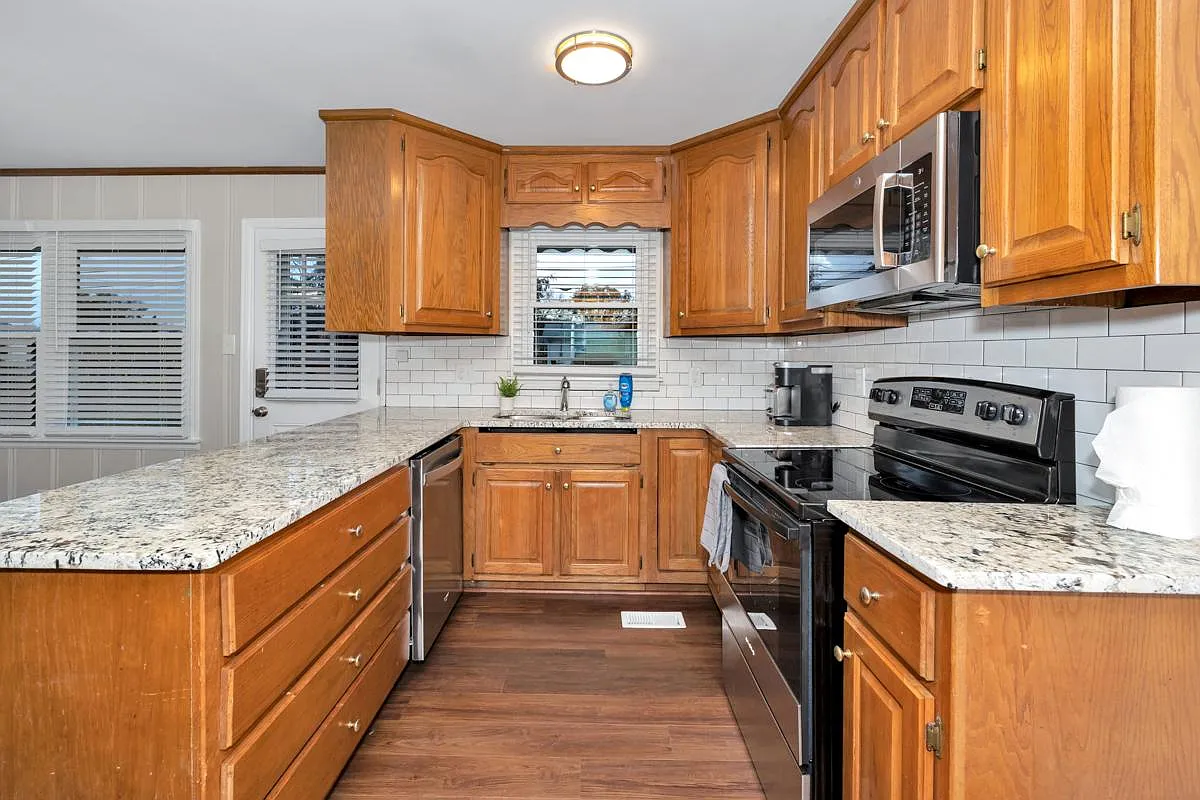 4206 Holmes Ave NW — Photo 3