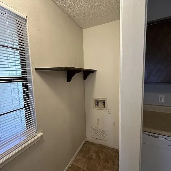 8505 S 31st St — Photo 5