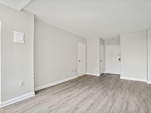 5th image of 1111 Arlington Blvd APT 702