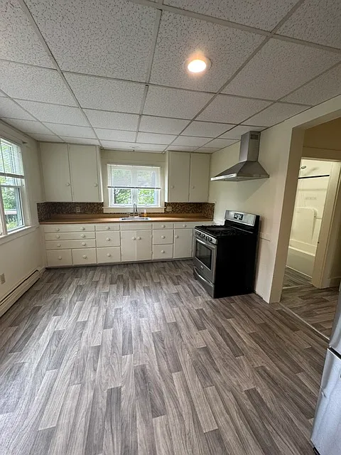 4 bed, $3,000 — Photo 2