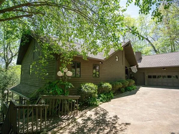 621 Grandview Dr, Lake Lure, NC 28746