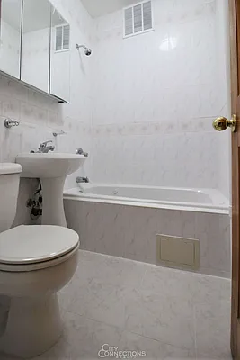 Rented by City Connections Realty | media 28