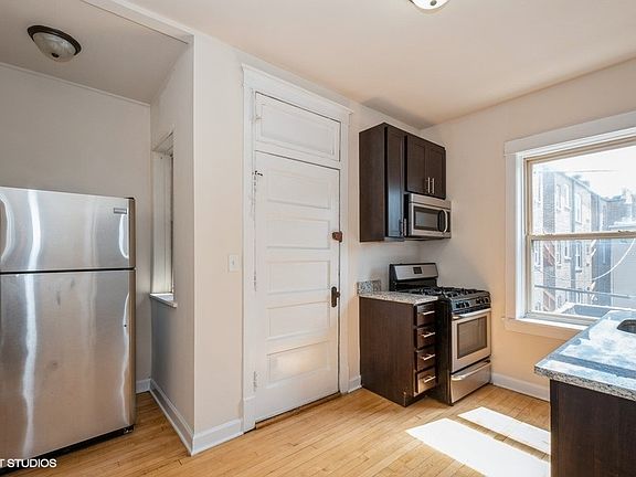 3rd image of 4901 W Cullom Ave #4248-2B