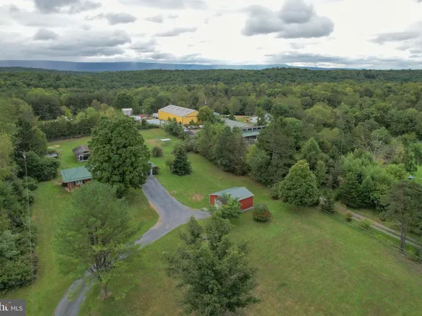 4615 Valley Rd, Berkeley Springs, WV 25411