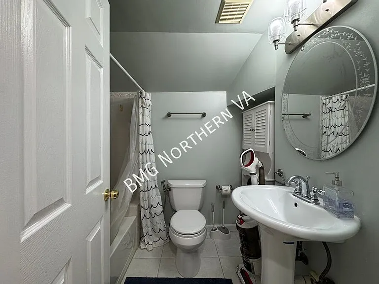 1909 Rollins Dr — Photo 38
