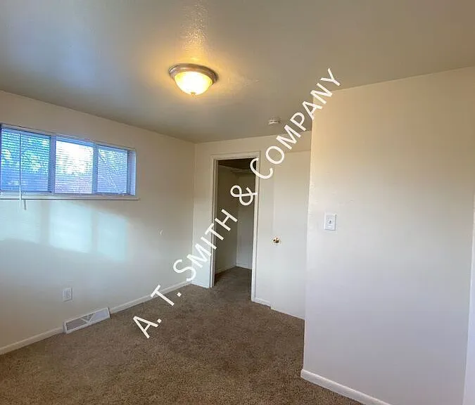 1292 Benton St — Photo 8