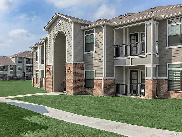 The Colony Luxury Apartments — Photo 15
