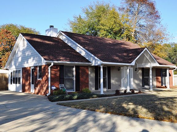 3rd image of 32 Lee Road 985