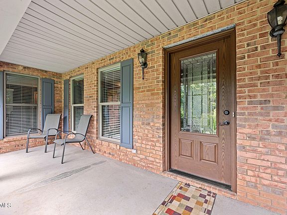 5th image of 510 Anglewood Dr