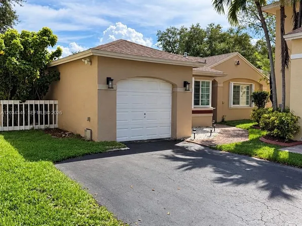 11727 NW 12th St, Pembroke Pines, FL 33026