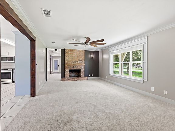 2nd image of 101 Pleasant Valley Ln