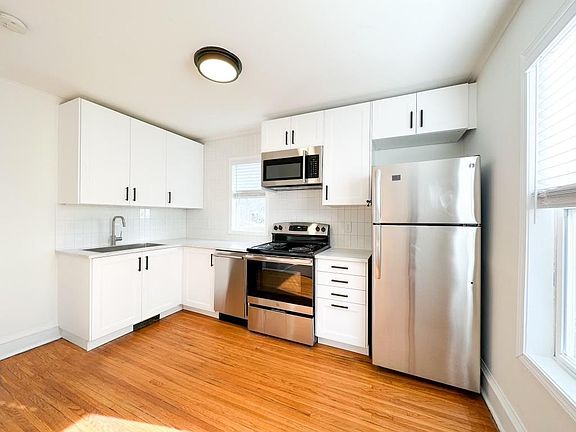 2nd image of 1008 Gould Ave NE Unit 1010