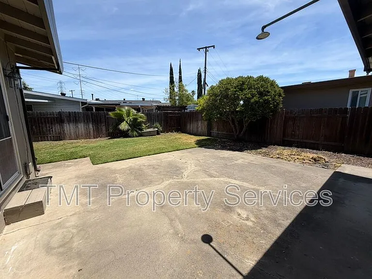 6519 Prentiss Dr — Photo 3