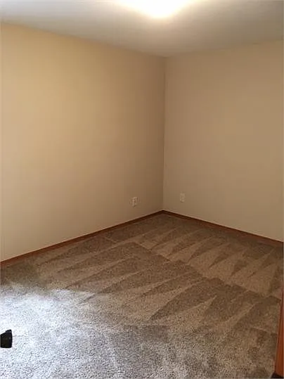 413 Aaron Dr. - 1 — Photo 4