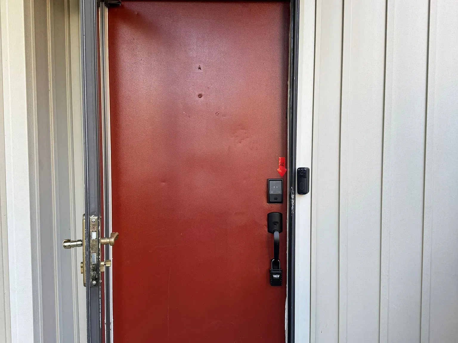 319 Woodlake Dr — Photo 1
