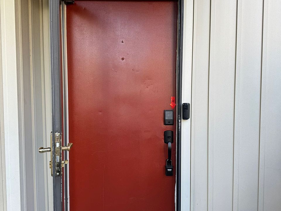 1st image of 319 Woodlake Dr