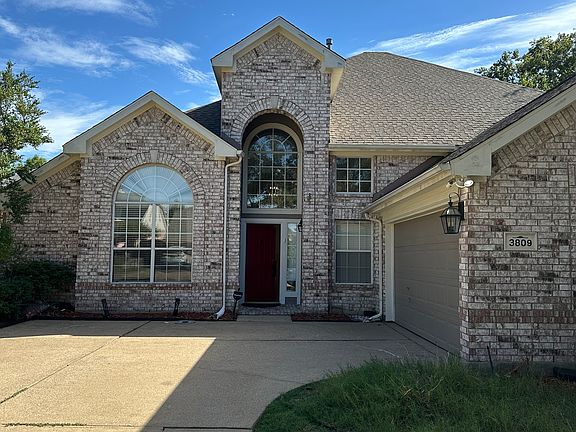 3rd image of 3809 Blueridge Dr