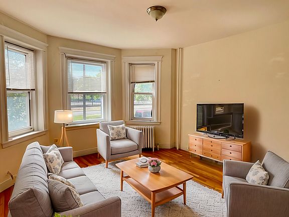 5th image of 1637 Commonwealth Ave #3M