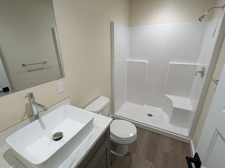 1016 E 6th St #1/2 — Photo 5