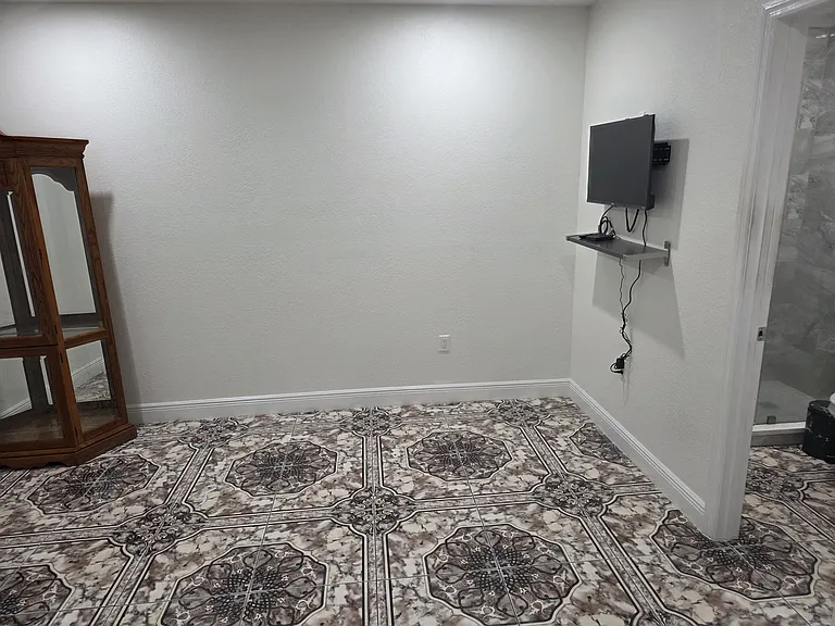 107 Valley Cir #A — Photo 5