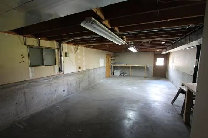 daylight shop/crafts rm