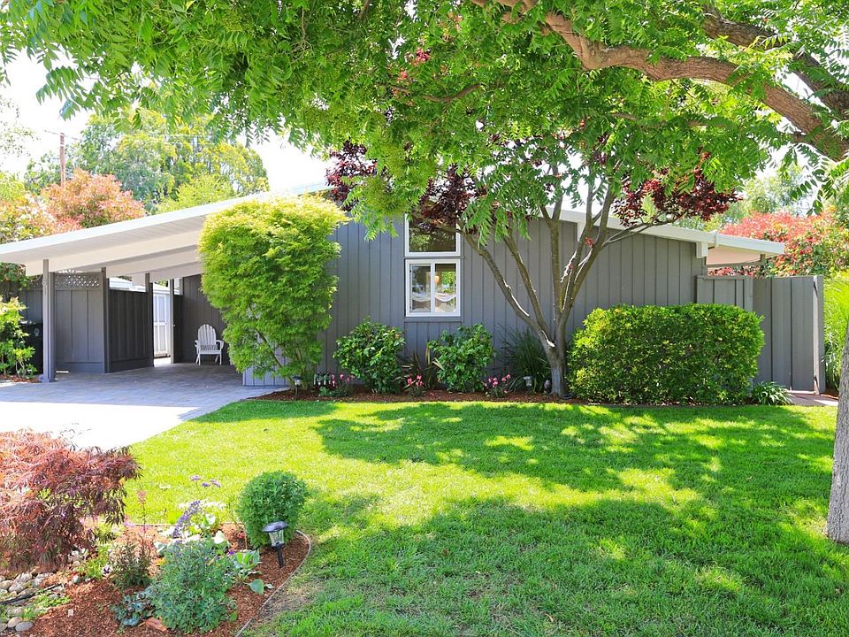 1st image of 81 Roosevelt Cir