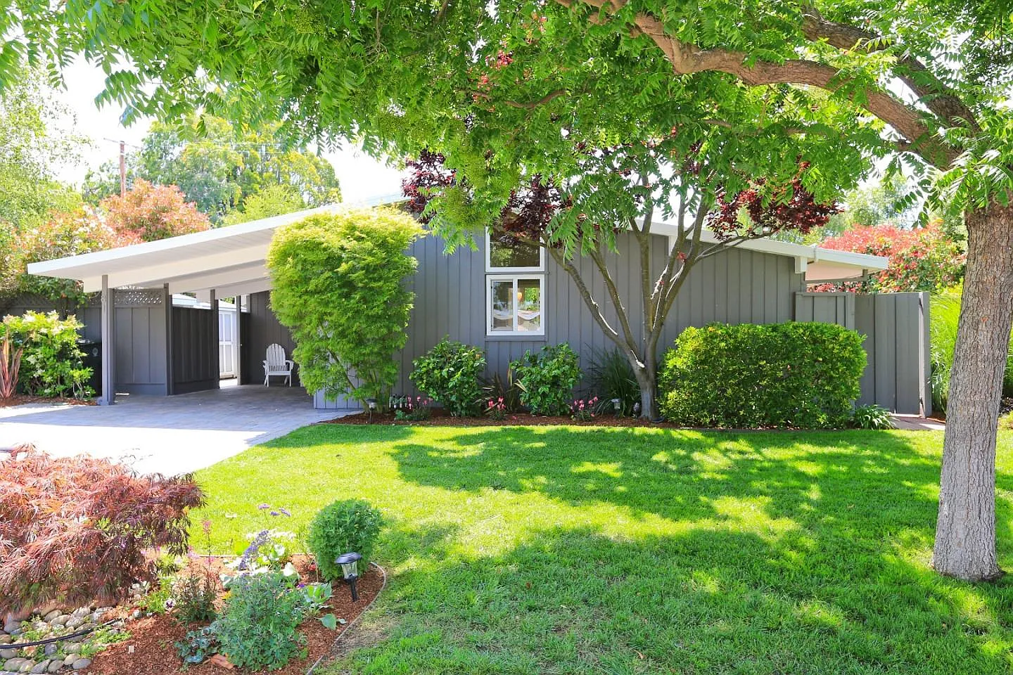 81 Roosevelt Cir photo 1