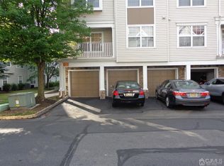 32 Inverness Dr, Edison, NJ 08820